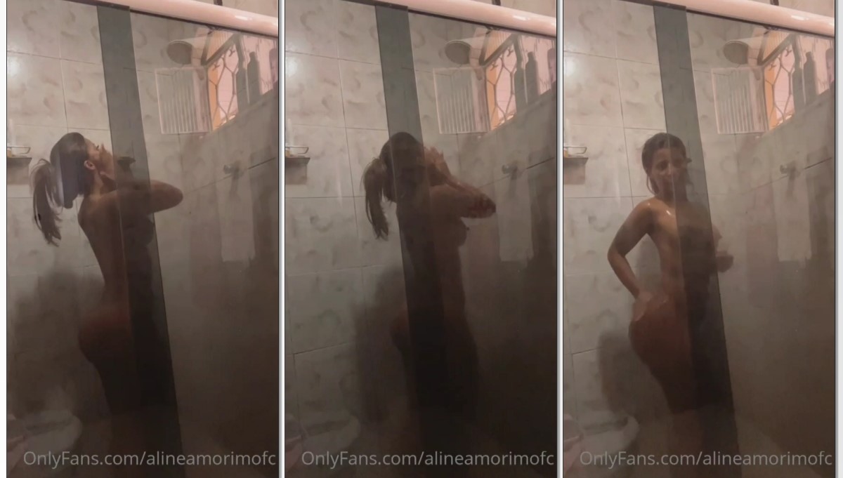Aline Amorim nua bem gostosa no banho e esfregando a buceta