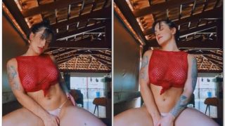 Ex lutadora gostosa pelada exibindo corpo delicioso