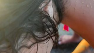 Alicya Ribeiro gulosa safada mamando a pica do seu macho ao ar livre