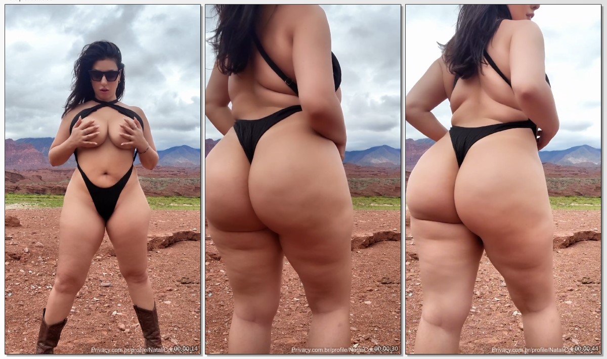 Conti Curvy rabuda muito deliciosa mostrando deliciosa as tetas gostosas e a bunda com um fio dental socadinho