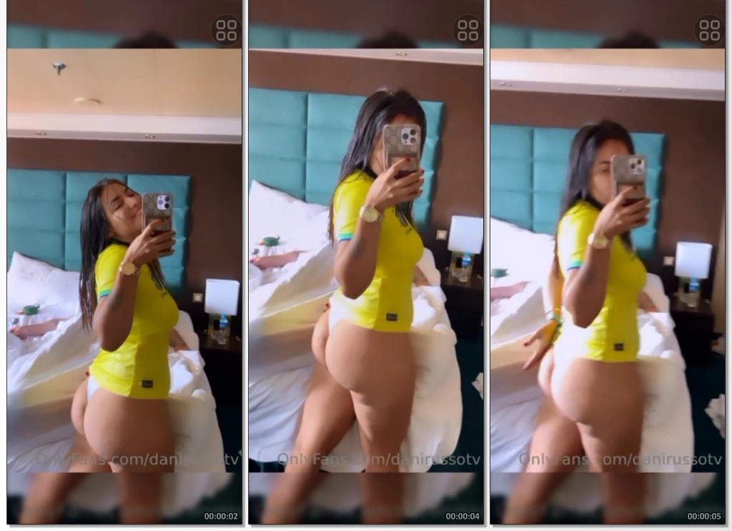 Dani russo morena rabuda exibindo o bumbum empinadinho se filmando em frente ao espelho