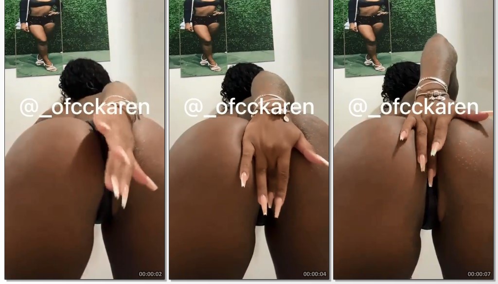 Karenzinha negrinha muito deliciosa socando dois dedos no cuzinho pelado enquanto empina a bunda