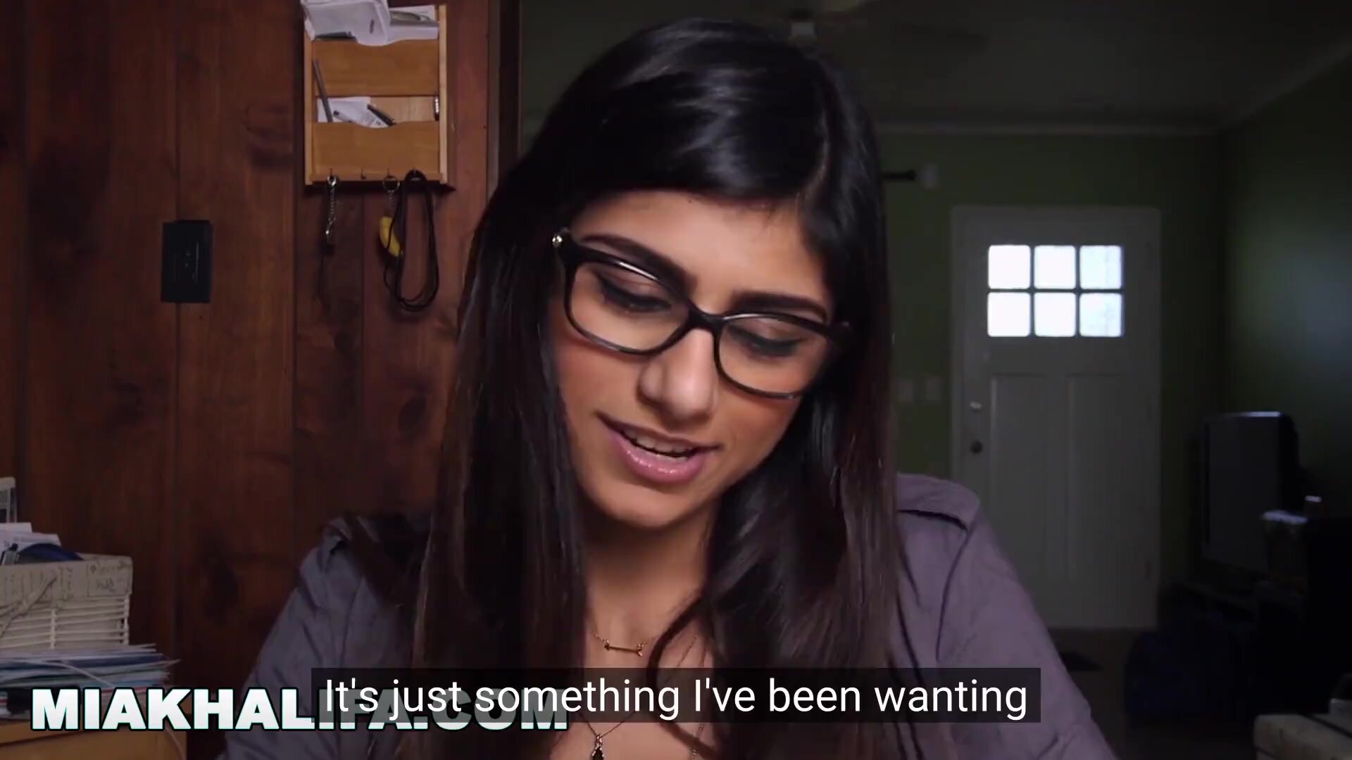 Mia khalifa mostrando como foder com dois homens dotados