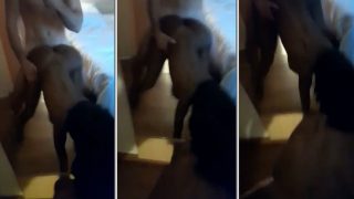 Paulinha Padase pretona safada dando a bucetona de quatro pro branquelo dotado