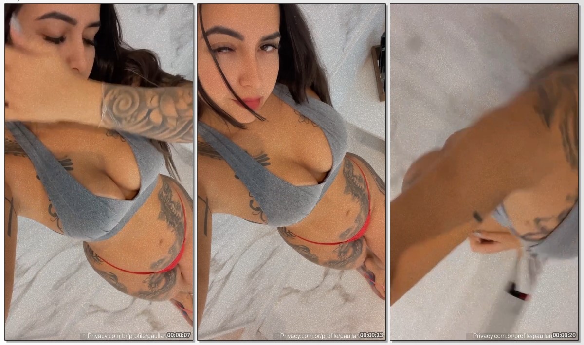 Paulla Naianna moreninha tatuada mostrando a bunda grande e gostosa com calcinha fio dental