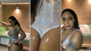Rosiane Pinheiro madura gostosa com uma lingerie branca toda molhadinha exibindo seu corpo sexy