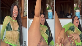 Vanessa Freitas Milf gozando na siririca na sua vagina molhadinha