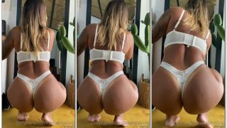 Julia Bhering fazendo faxina só de calcinha se exibindo para seu macho