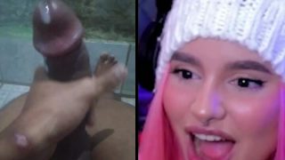 Larie putinha toda safada vendo Punheteiro do pau fino batendo uma