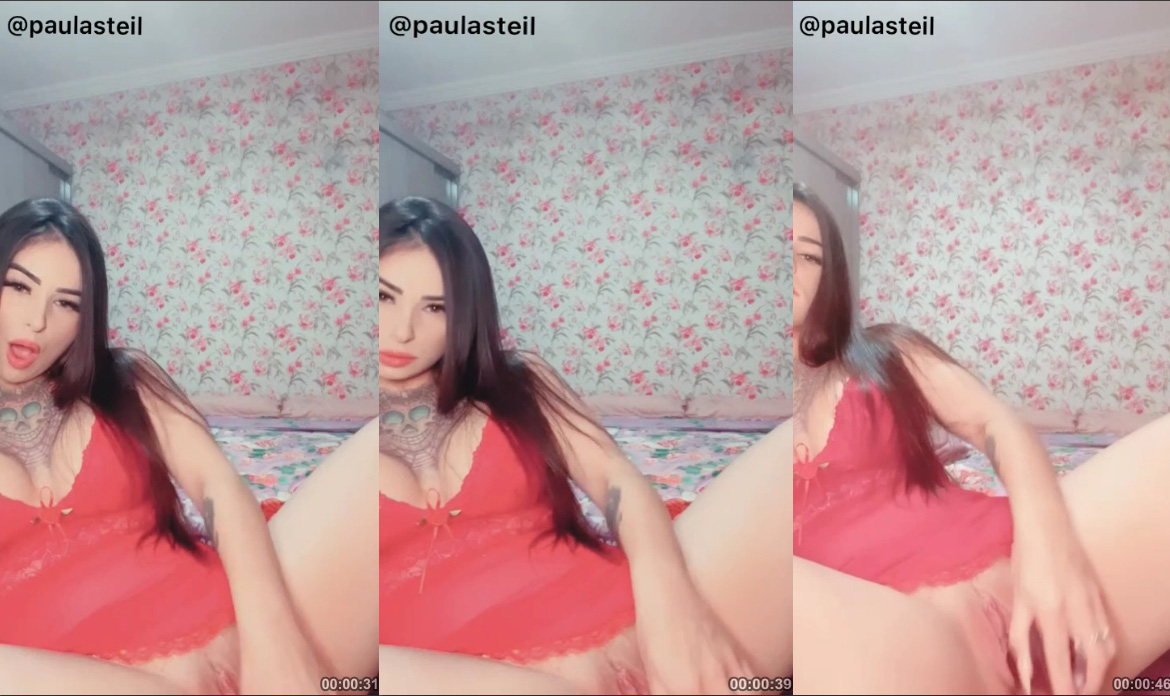 Tatuada Paula Steil gozando gostosa na siririca deliciosa