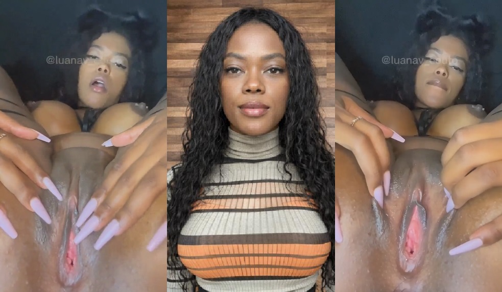 Vazou na net a negra gostosa Luana Couto pelada se masturbando